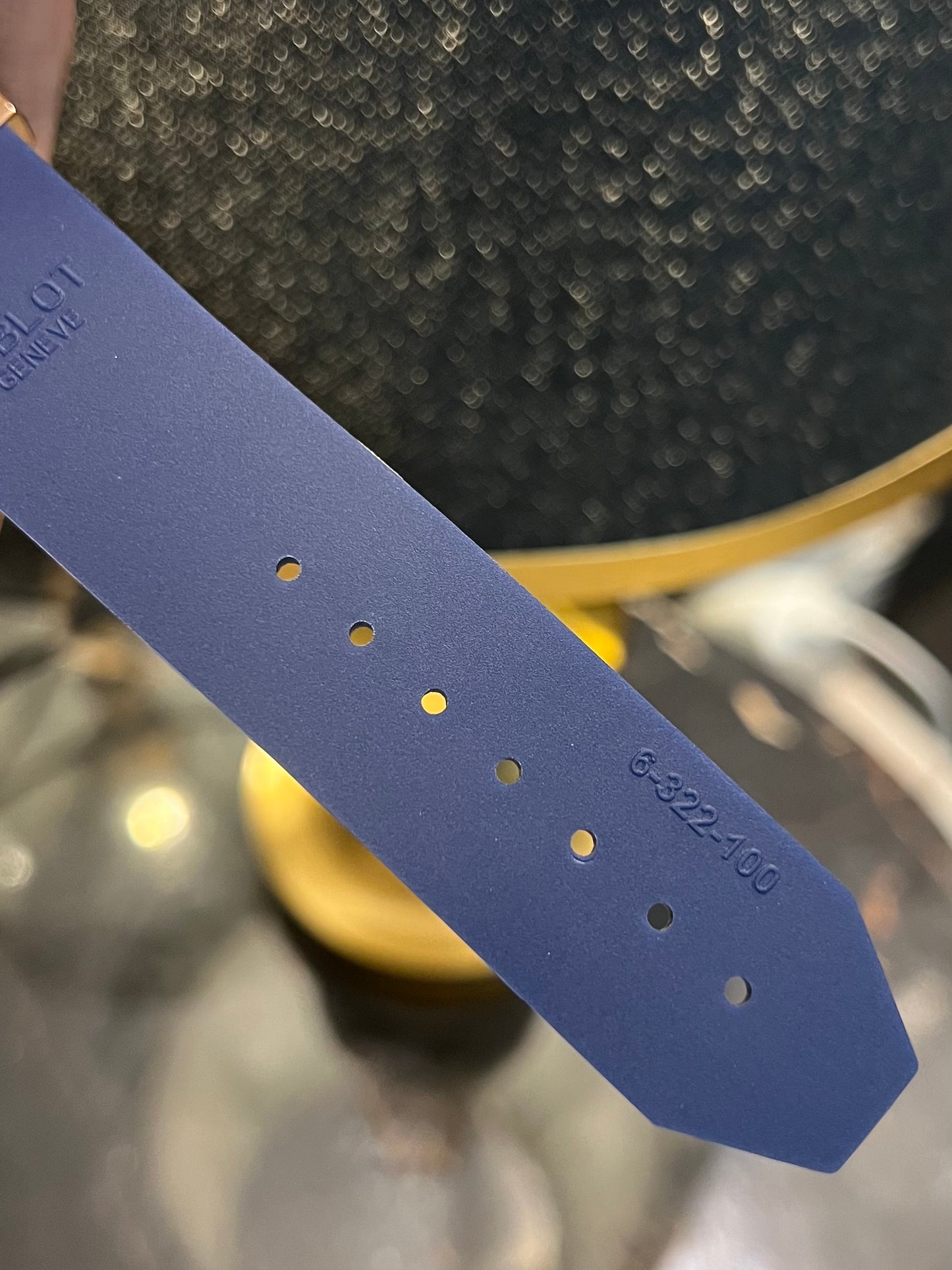 Blue With Rose Gold PendulumAutomatic Silicone Strap